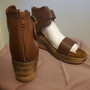 Pierre Dumas Sandals